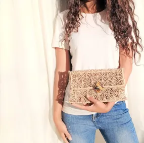 Macrame' Raffia Straw Clutch (Tan)